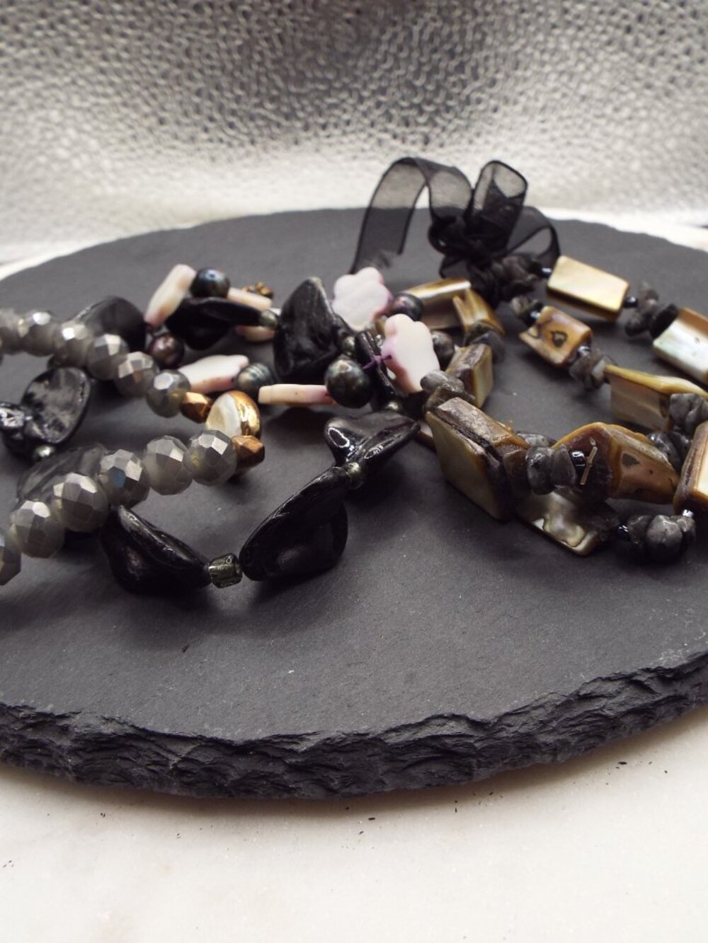 FOUR BRACELETS BLACK, GREY & WHITE CRYSTAL, STONE, SHELL STRETCHY BEACELET LOT 1 - Picture 4 of 4